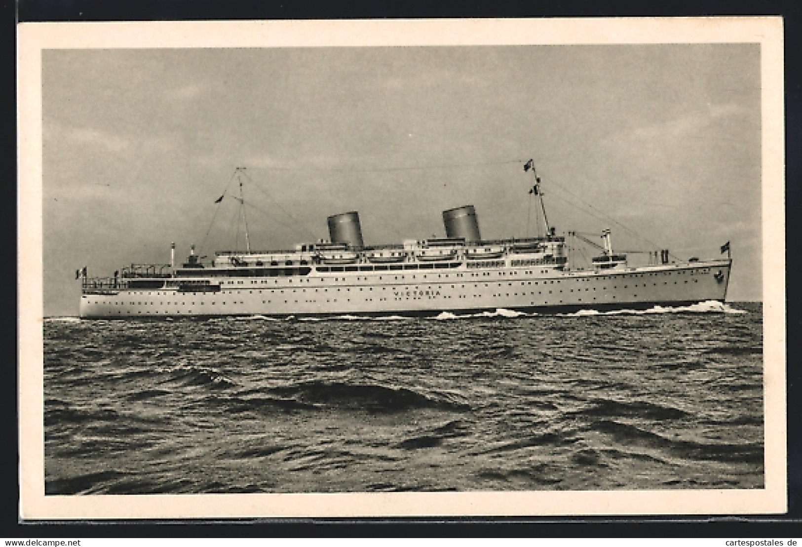 AK Passagierschiff Victoria Auf See  - Steamers