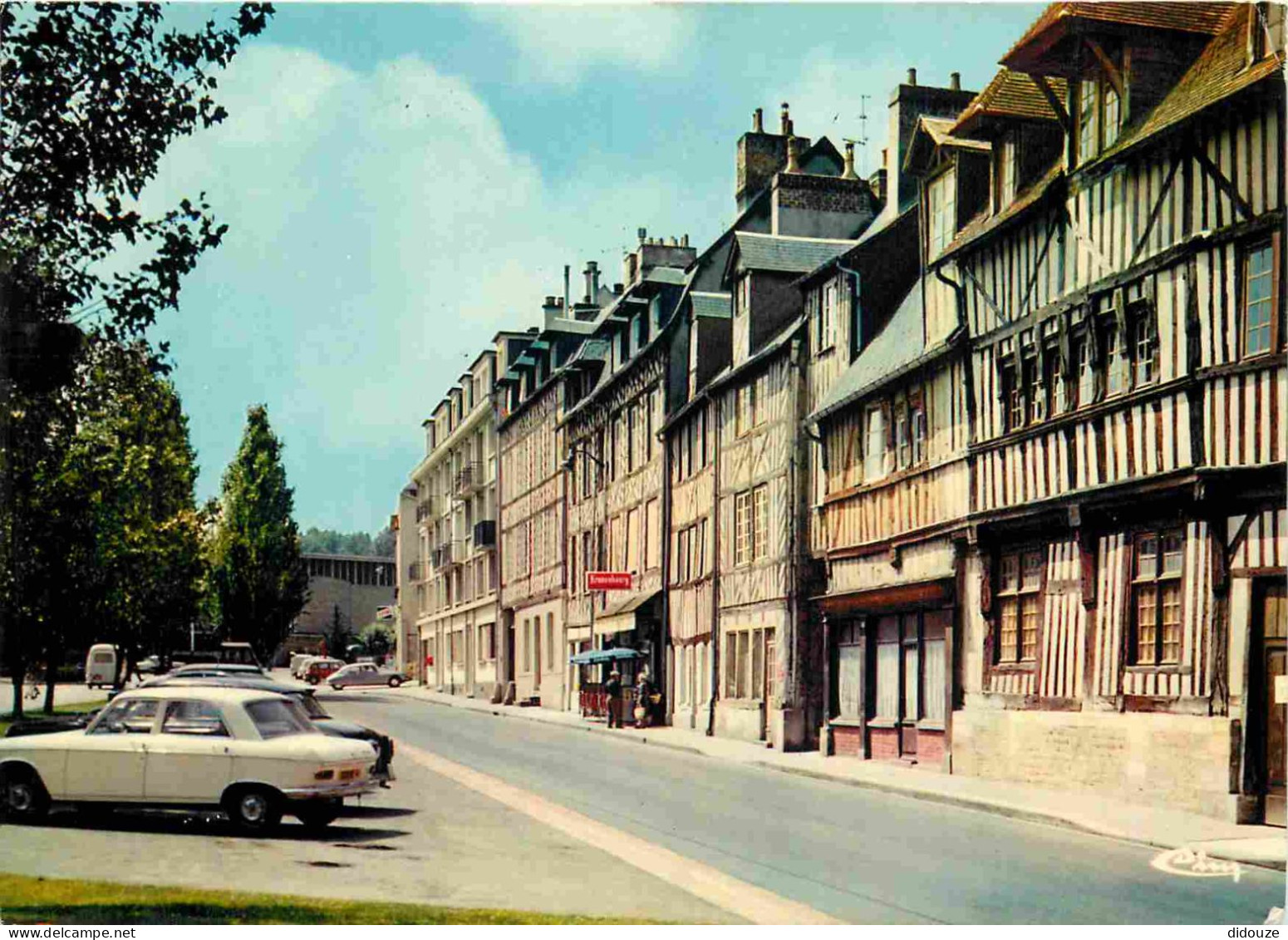 Automobiles - Lisieux - Les Vieilles Demeures Rue Du Docteur-Degrenne - CPM - Voir Scans Recto-Verso - Turismo