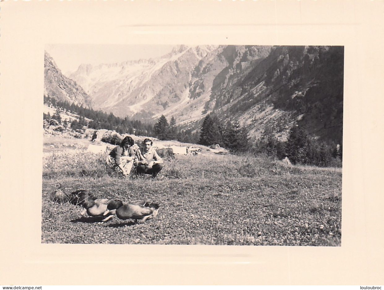 ALPES AILEFROIDE DEVANT PENSION ENGILBERGE 1506m EN 1953   ALPINISME  PHOTO ORIGINALE  10 X 7 CM S1 - Lugares