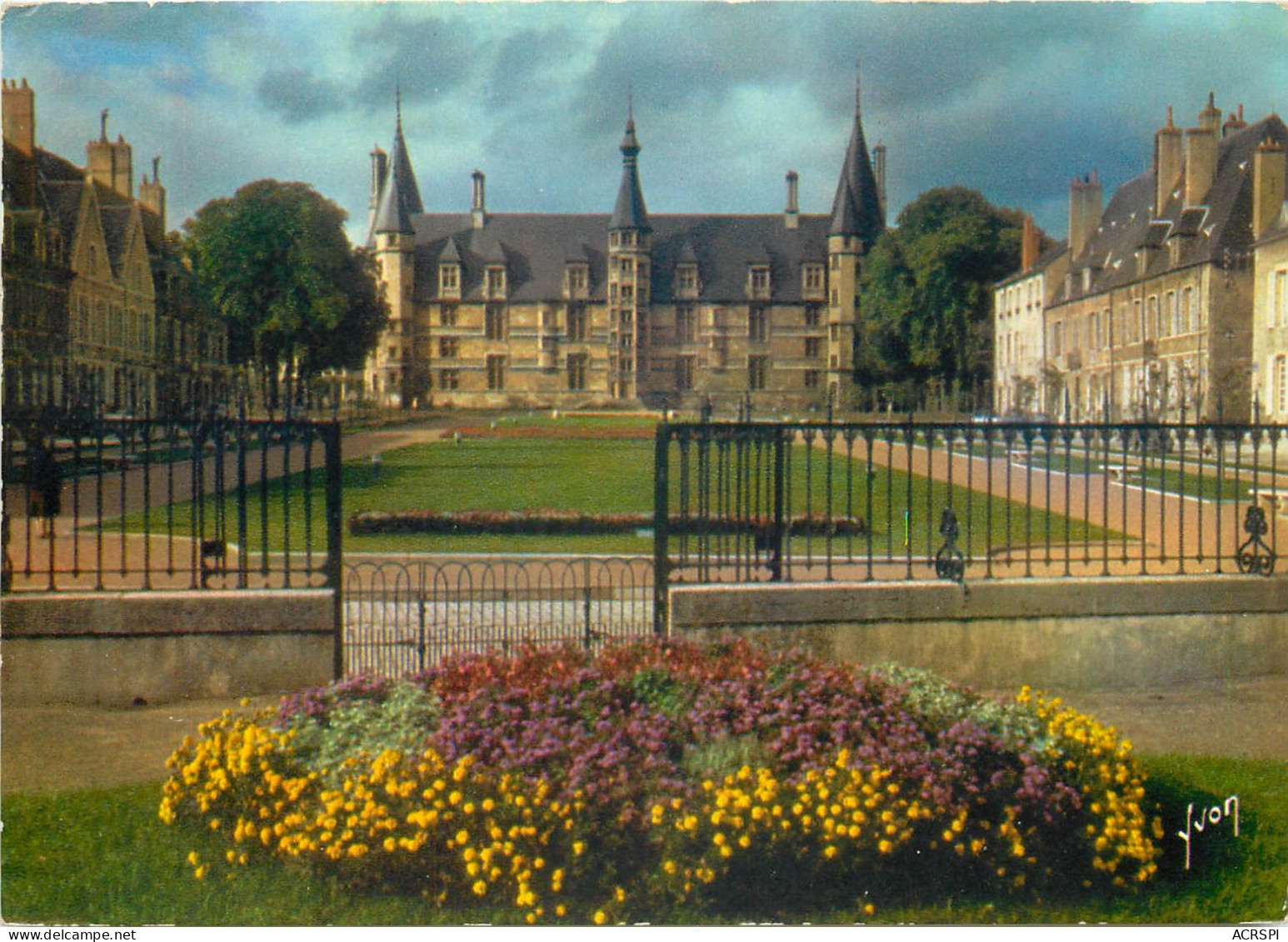 NEVERS Le Palais Ducal Ancienne Demeure Des Duc De Nevers 27(scan Recto-verso) MC2420 - Nevers