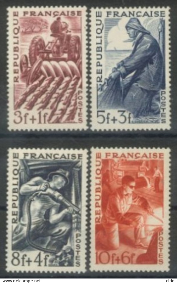 FRANCE -1949 - SERIES OF PROFESSIONS STAMPS COMPLETE SET OF 4,  # 823/26, UMM (**). - Ungebraucht