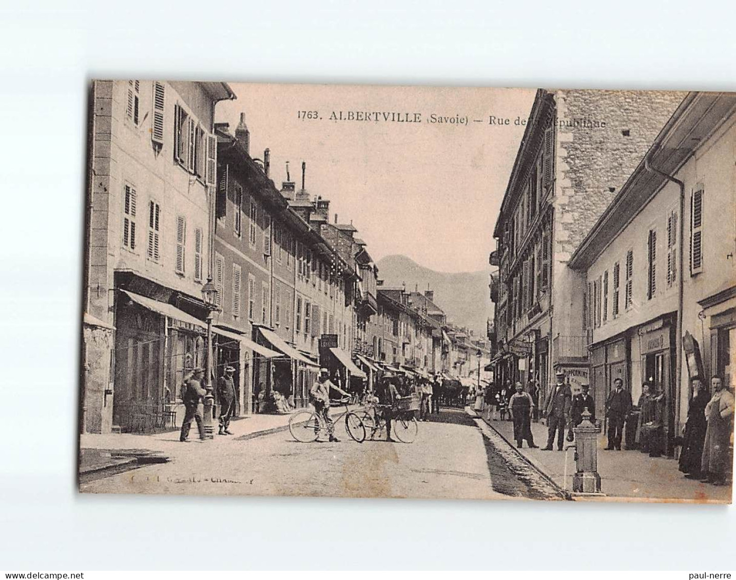 ALBERTVILLE : Rue De La République - état - Albertville