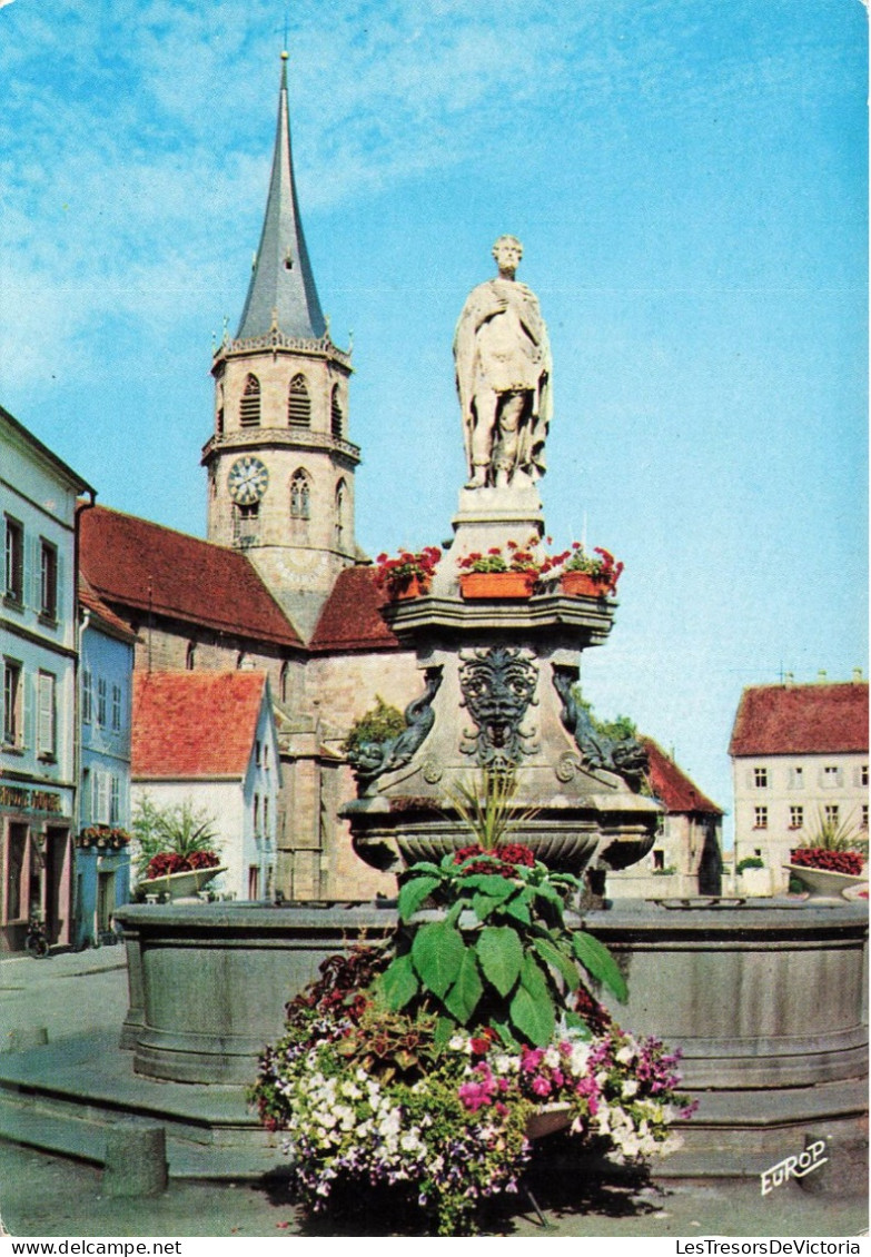 FRANCE - Soultz (Haut Rhin) - Vue Générale - Vue Sur La Place De La République - Fontaine - Carte Postale Ancienne - Soultz