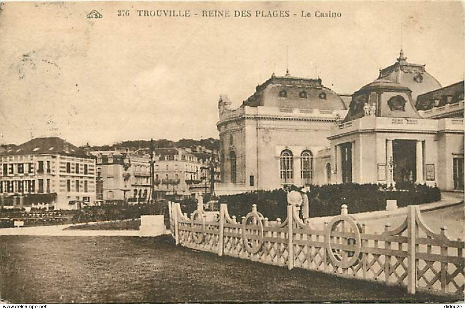 14 - Trouville - Le Casino - Animée - CPA - Voir Scans Recto-Verso - Trouville