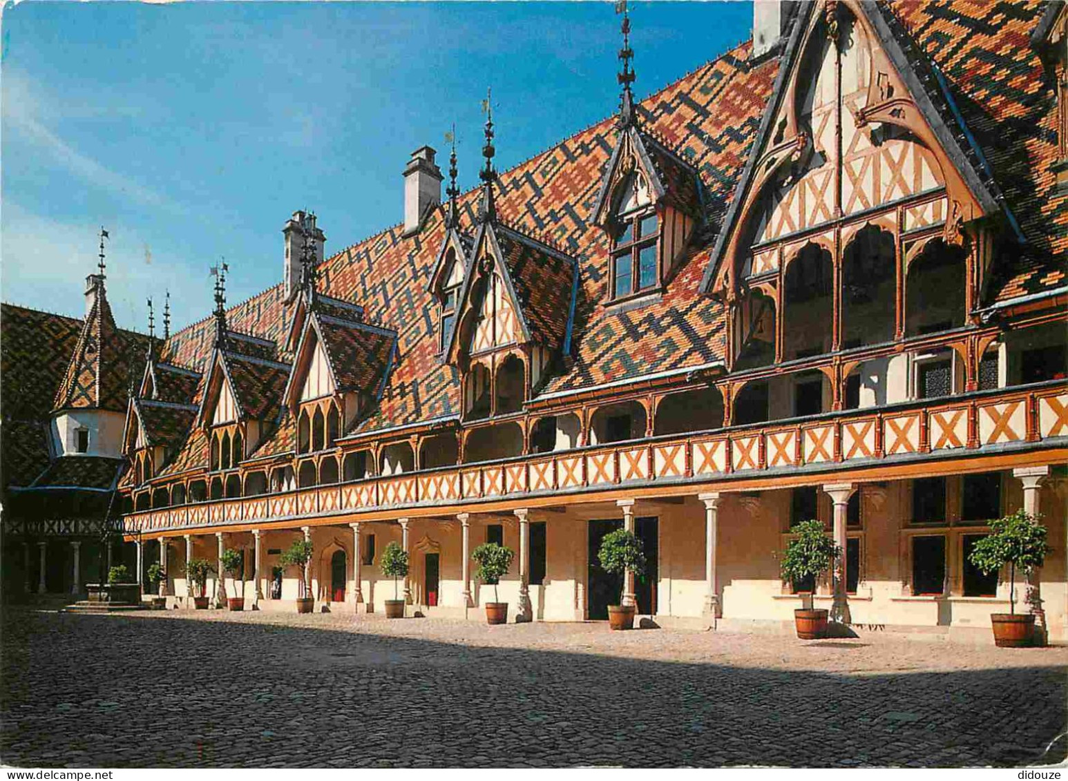 21 - Beaune - Hotel Dieu - La Cour D'honneur - CPM - Voir Scans Recto-Verso - Beaune