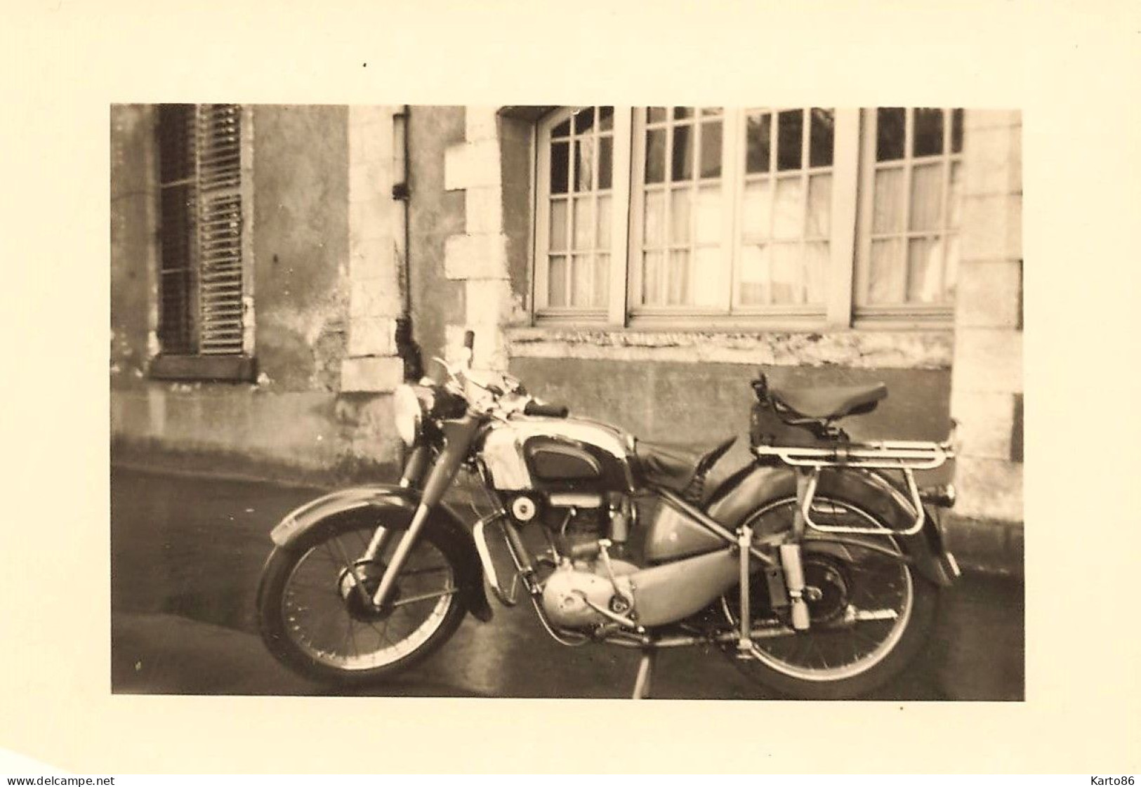 Moto Ancienne De Marque Modèle Type ? * Motos Motocyclette Transport * Photo Ancienne 10.8x8cm - Motorbikes