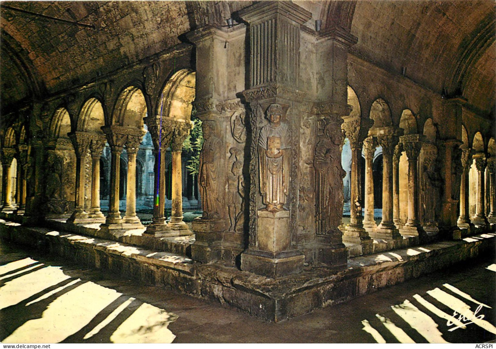 ARLES Pilier Nord Est De La Galerie Romaine 4(scan Recto-verso) MD2593 - Arles