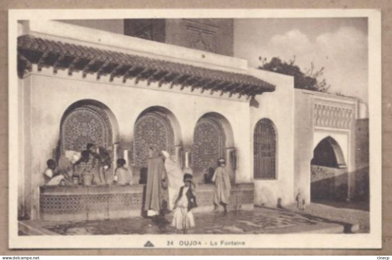 LOT 20 CPA ALGERIE - VILLES VILLAGES ANIMATIONS SCENES ET TYPES FEMMES Vues Générales MAURESQUES Edifices - Autres & Non Classés