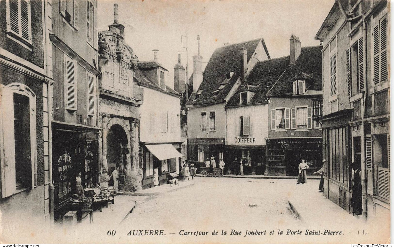 FRANCE - Auxerre - Vue Générale - Carrefour De La Rue Joubert Et La Porte Saint Pierre - Animé - Carte Postale Ancienne - Auxerre