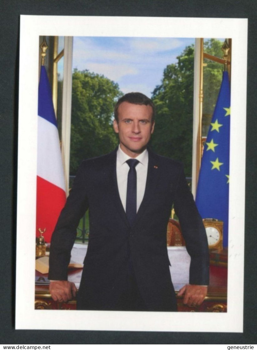 Photo Officielle 2017 "Emmanuel Macron, Président De La République Française" Photo Soasig De La Moissonnière - Politische Und Militärische Männer