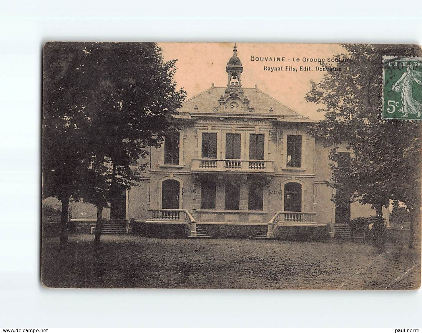 DOUVAINE : Le Groupe Scolaire - état - Douvaine