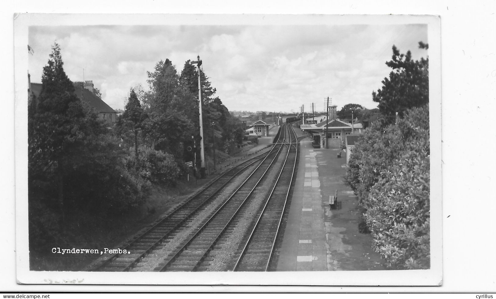 CPA - PEMBS. CLYNDERWEN - Chemin De Fer - Gare - Pembrokeshire