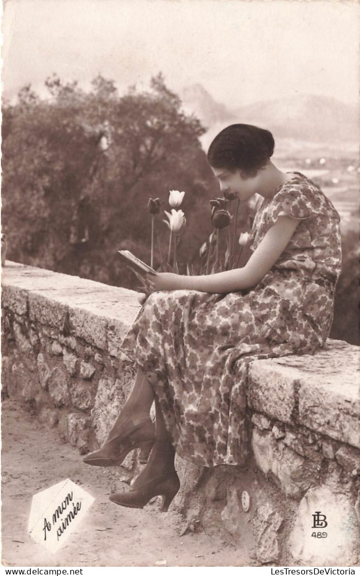 FANTAISIE -  Femme - Femme Lisant Une Lettre - Muret - A Mon Aimée - Carte Postale Ancienne - Vrouwen