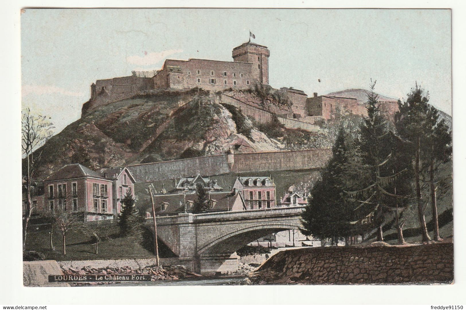 65 . LOURDES . Le Chateau Fort - Lourdes