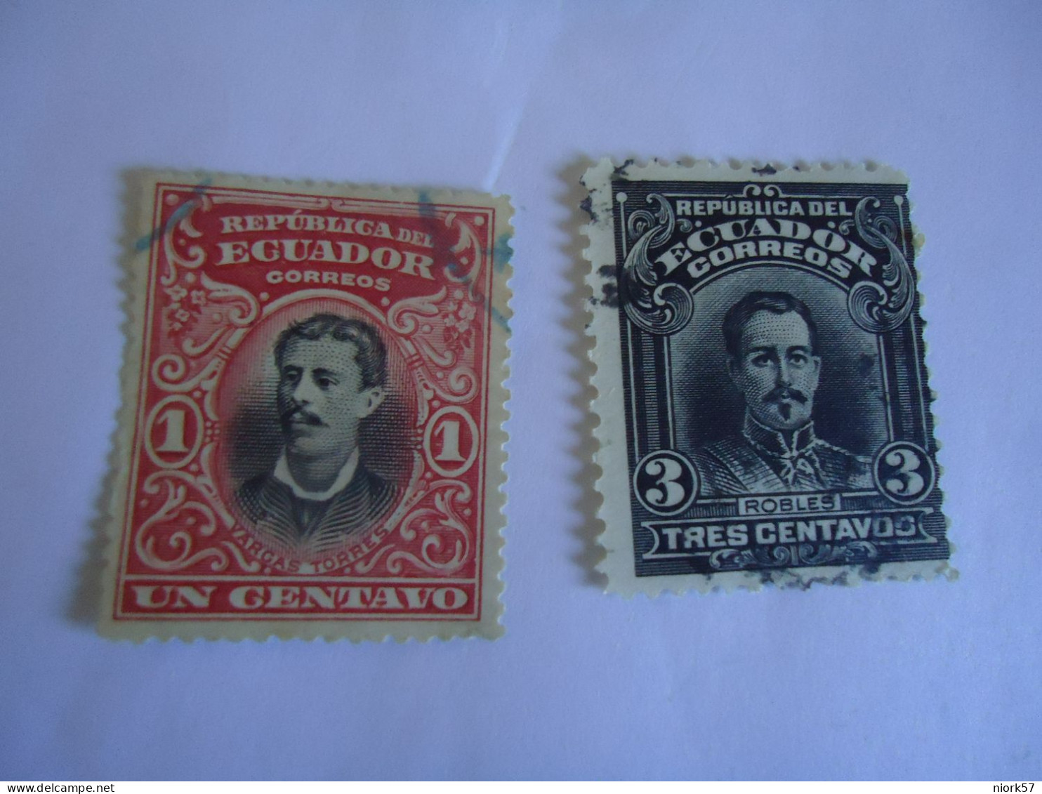 ECUADOR  USED   2  STAMPS  FAMOUS PEOPLES - Equateur