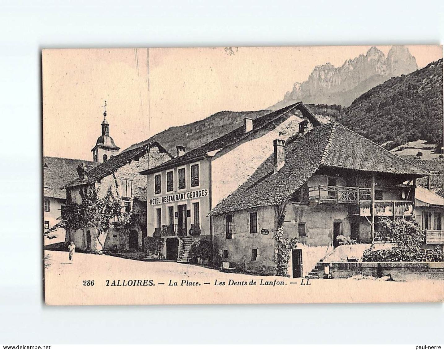 TALLOIRES : La Place, Les Dents De Lanfon - Très Bon état - Talloires