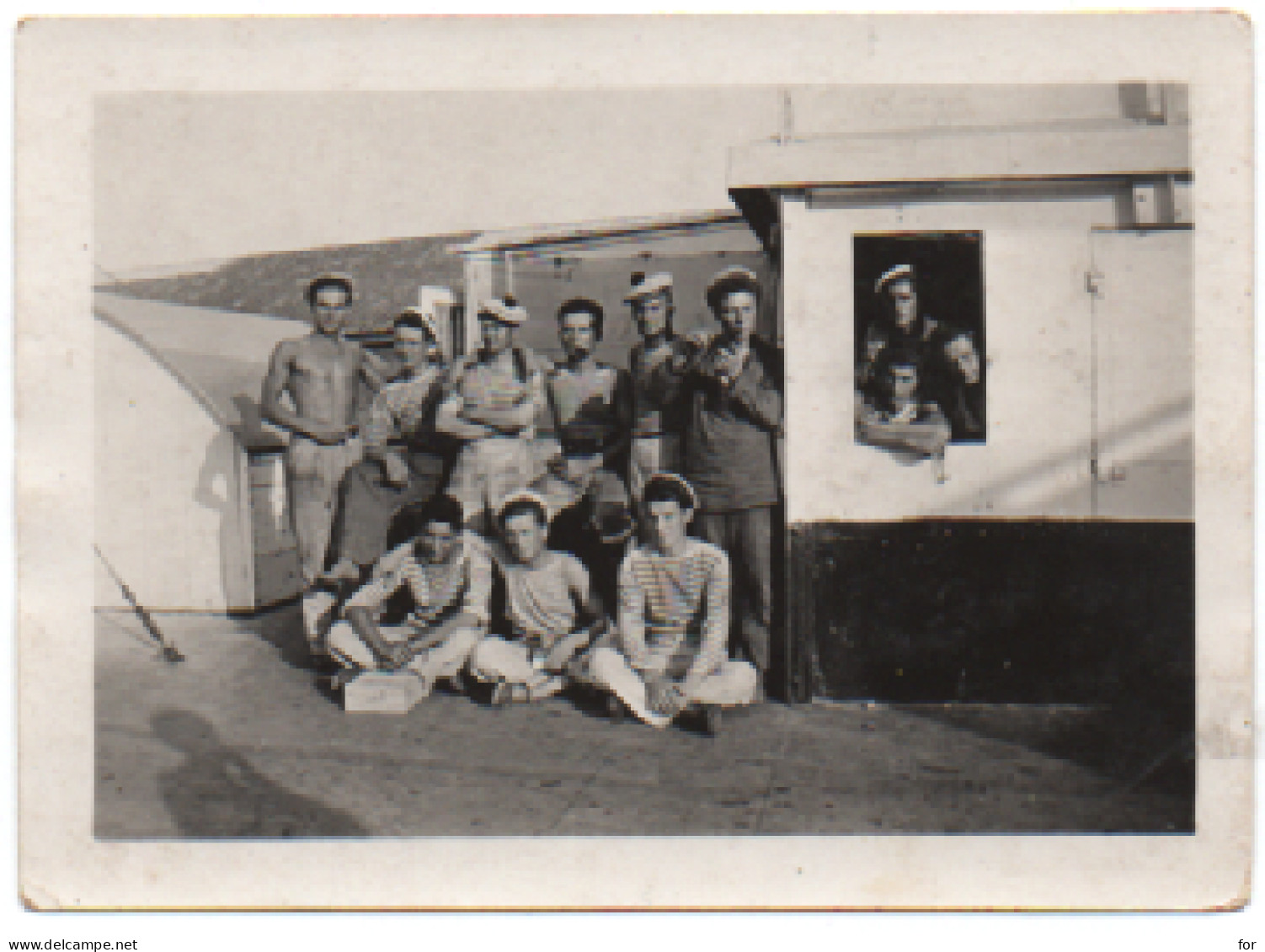 Photo Originale : Militaire - Militaria : Marine : Groupe De Soldats " La Couronne " Bateau, Caserne Flottante - Toulon - War, Military