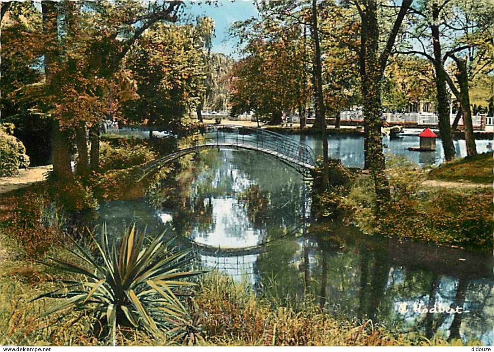 91 - Massy - La Vallée De La Bièvre - Petit Pont Sur Le Lac - CPM - Voir Scans Recto-Verso - Massy