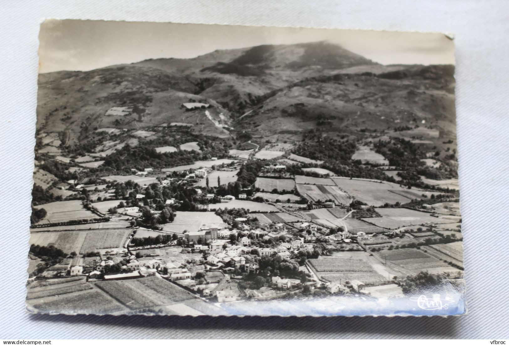 M953, Cpm, Ascain, Vue Générale Aérienne Et La Rhune, Pyrénées Atlantiques 64 - Ascain