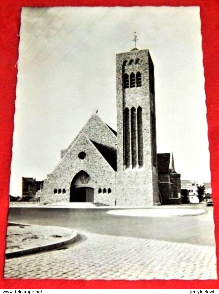 MARIAKERKE  -  OOSTENDE  - 2  Postkaarten  :   Dijk En Strand  En  O. L. V. Koningin - Oostende