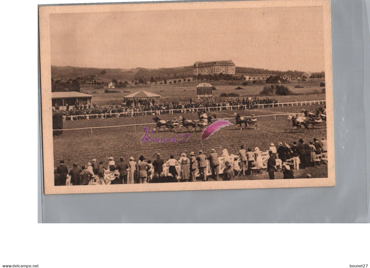 CPA - VITTEL 88 - L'Hippodrome Le Jour D'une Course Très Animé Source Hepar - Vittel