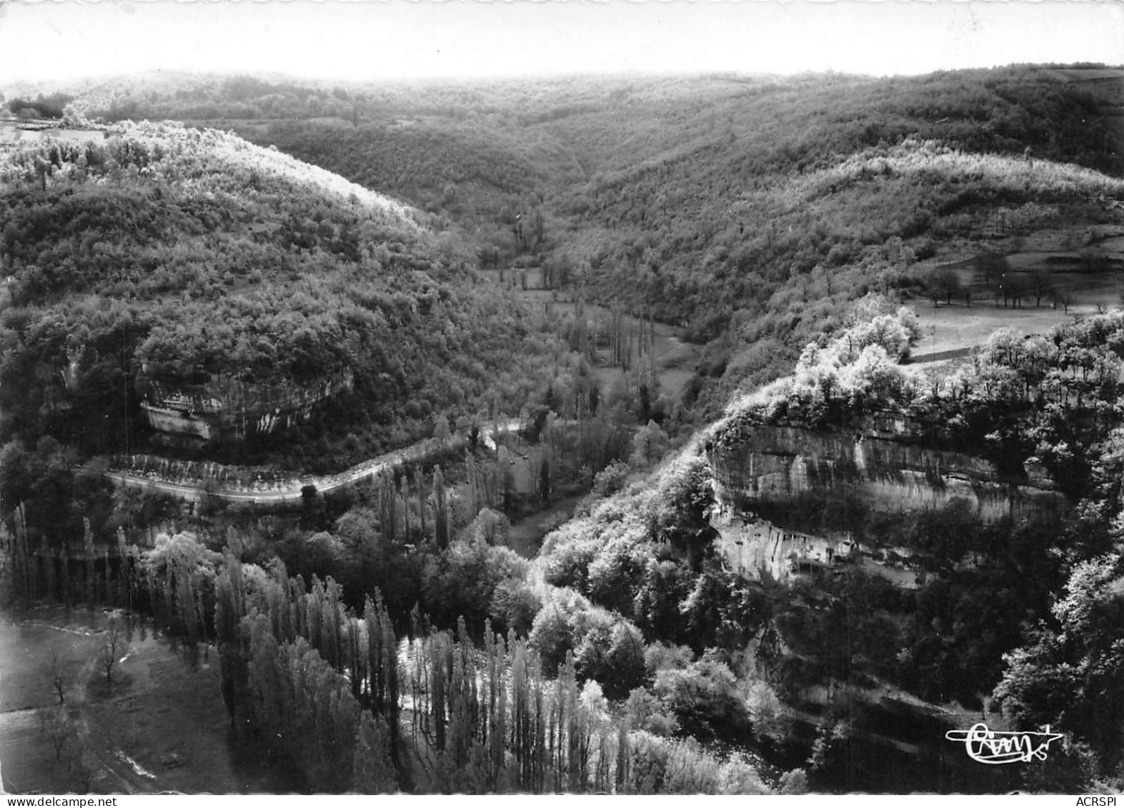 24   Peyzac-le-Moustier Vue Sur Le Combe De Banne  (Scan R/V) N°   26   \QQ1110Vic - Bergerac