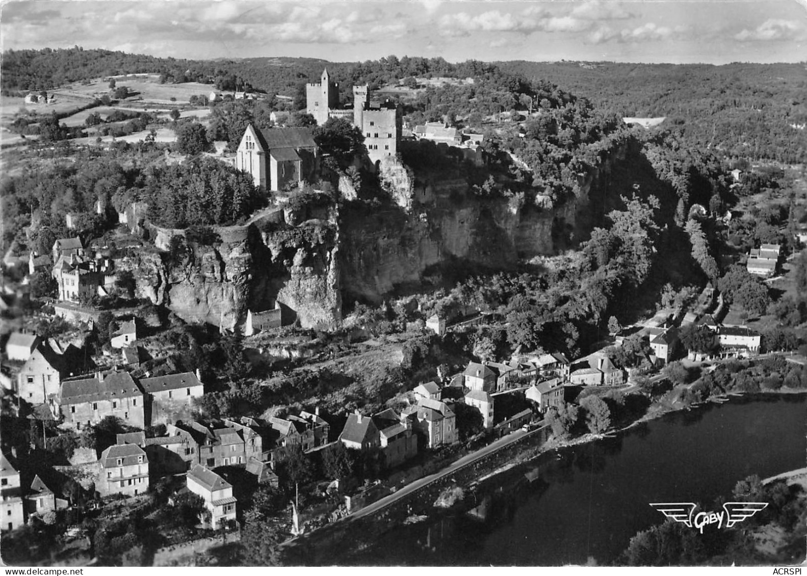 24  BEYNAC Le Chateau Féodal Du XII Et XVIII Vue Aérienne (Scan R/V) N°   16   \QQ1110Vic - Sarlat La Caneda