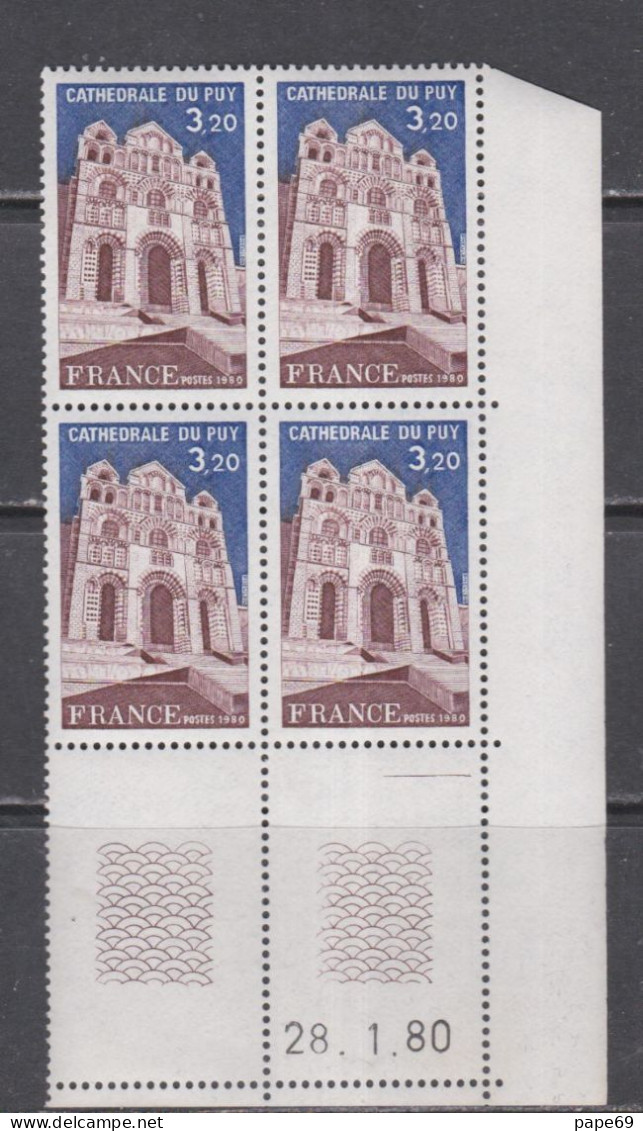 France N° 2084 XX  Cathédrale Du Puy En Bloc De 4 Coin Daté Du 28 . 1 . 80 ;  1 Trait; Sans Charnière, TB - 1970-1979