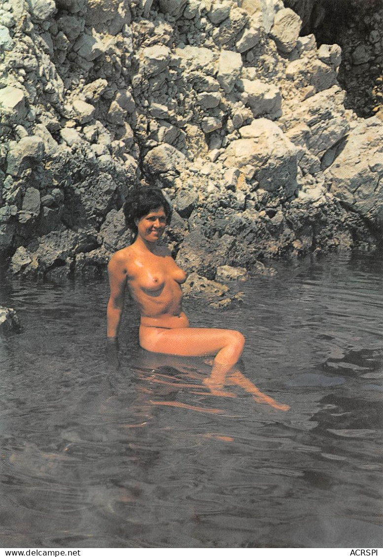 13 Ensuès-la-Redonne Calanque Naturiste Des Anthénors Femme Topless Seins Nus Naked (Scan R/V) N°   11  \QQ1110Bis - Carry-le-Rouet