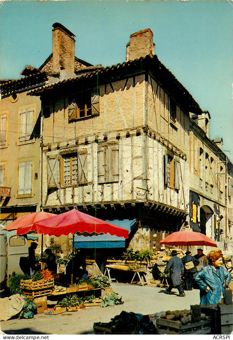 SAINT CERE  Un Jour De Marché  26   (scan Recto-verso)PFRCR00078 P - Saint-Céré