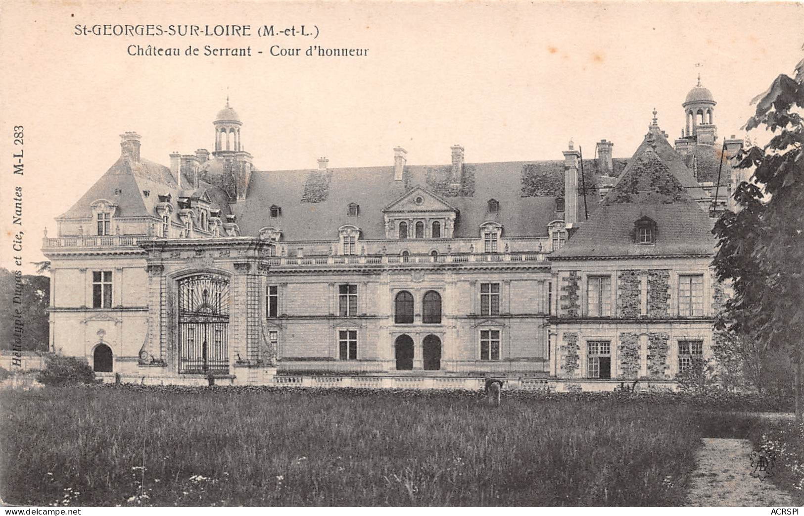 SAINT GEORGES SUR LOIRE Le Château De Serrant   La Cour D'honneur  (scan Recto-verso) PFRCR00066 P - Saint Georges Sur Loire