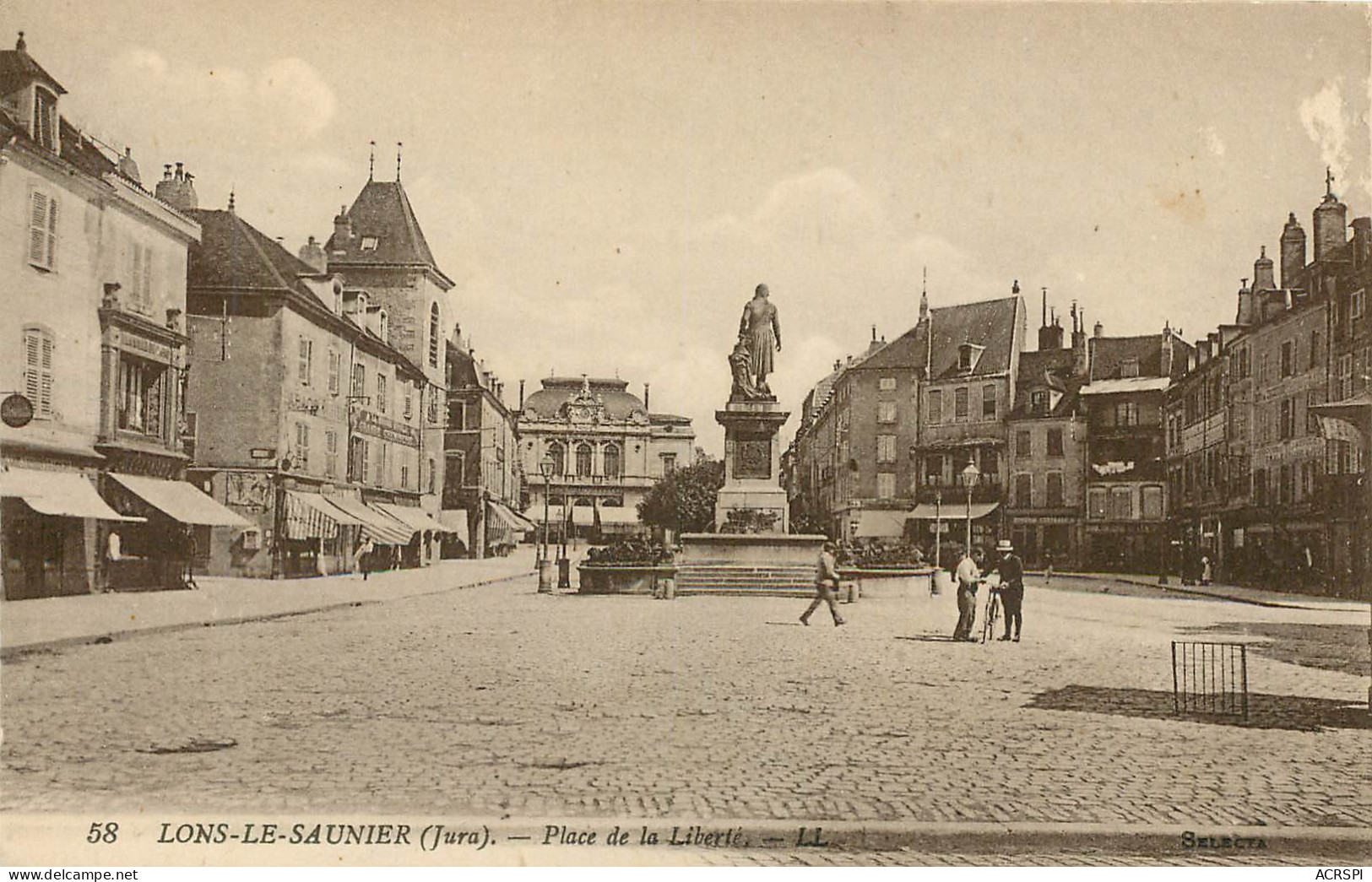 LONS LE SAUNIER - Place De La Liberté   (scan Recto-verso) PFRCR00055 P - Lons Le Saunier