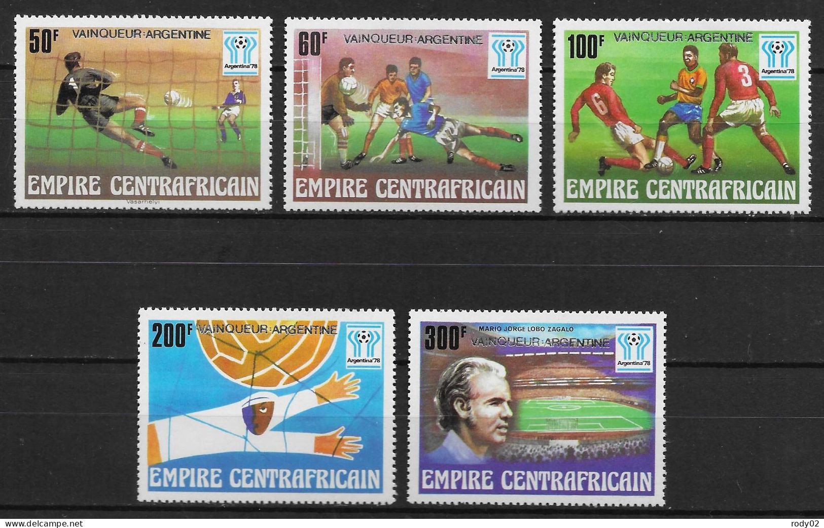 CENTRAFRIQUE - COUPE DU MONDE DE FOOTBALL EN ARGENTINE EN 1978  - N° 368 A 372 - NEUF** MNH - 1978 – Argentina