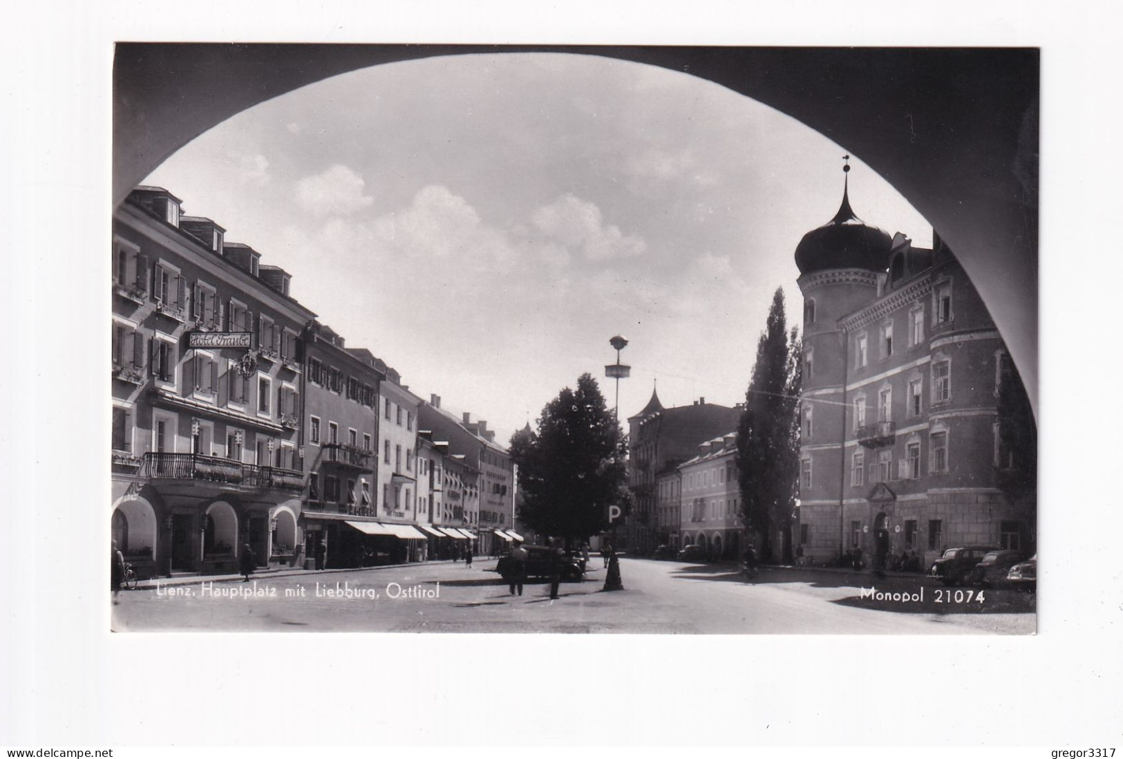 E6233) LIENZ - Hauptplatz Mit LIEBBURG Osttirol - Autos Etc. ALT! - Lienz