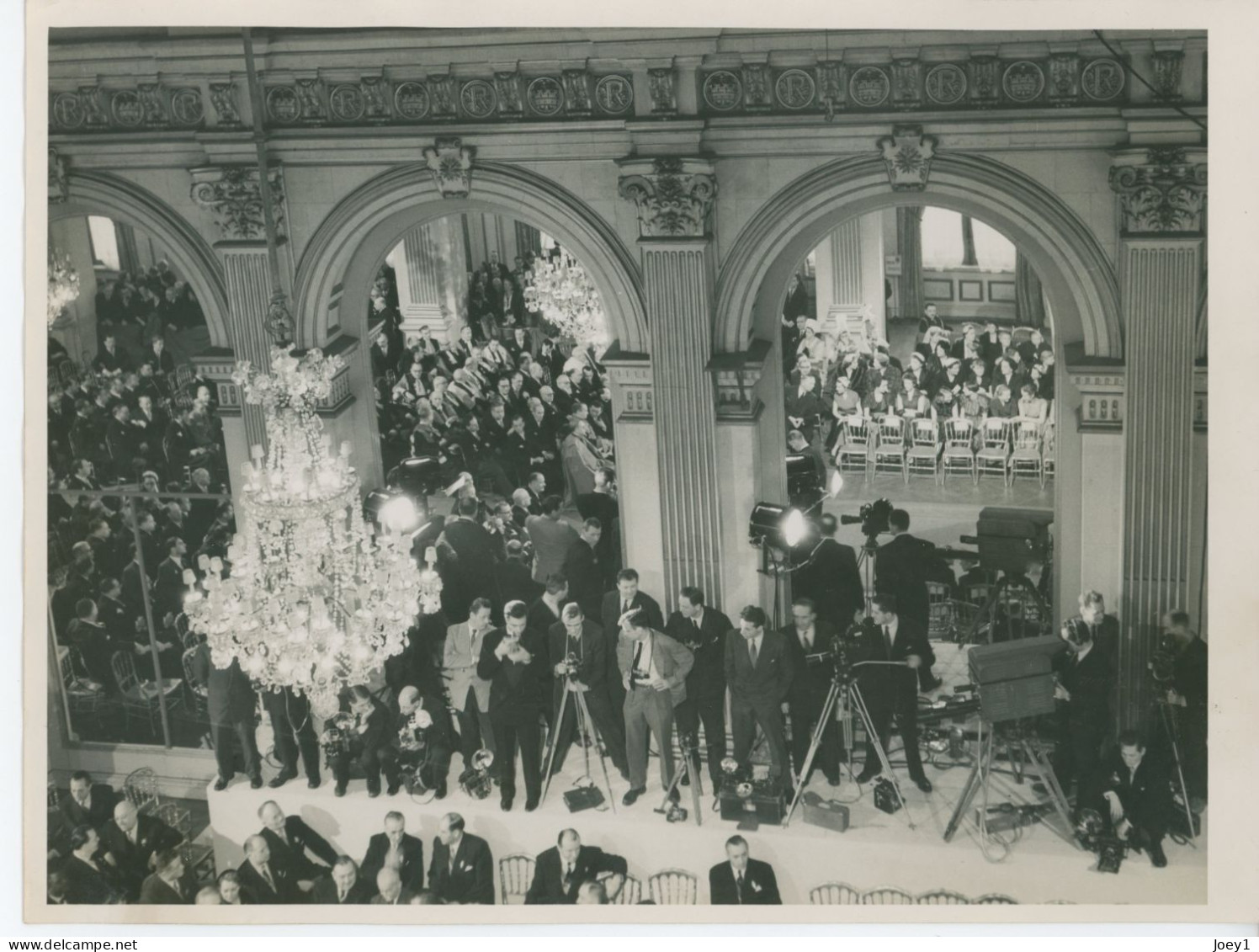 Photo Réception Du Président Coty En Janvier 1954 à L Hotel De Ville De Paris,La Presse,18/24 - Anonymous Persons