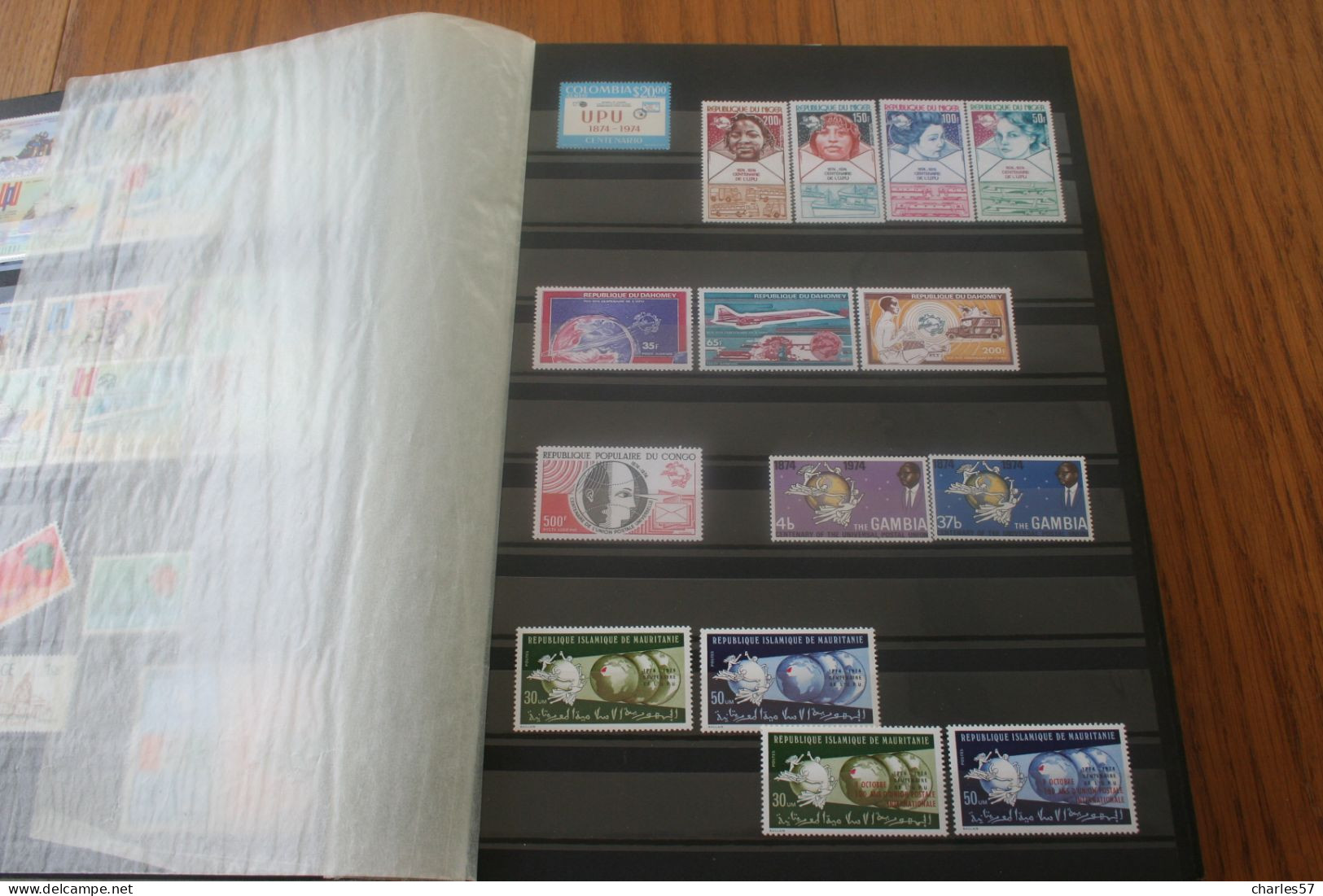 U.P.U. 1974, collection regroupant 121 pays en 376 timbres et blocs **