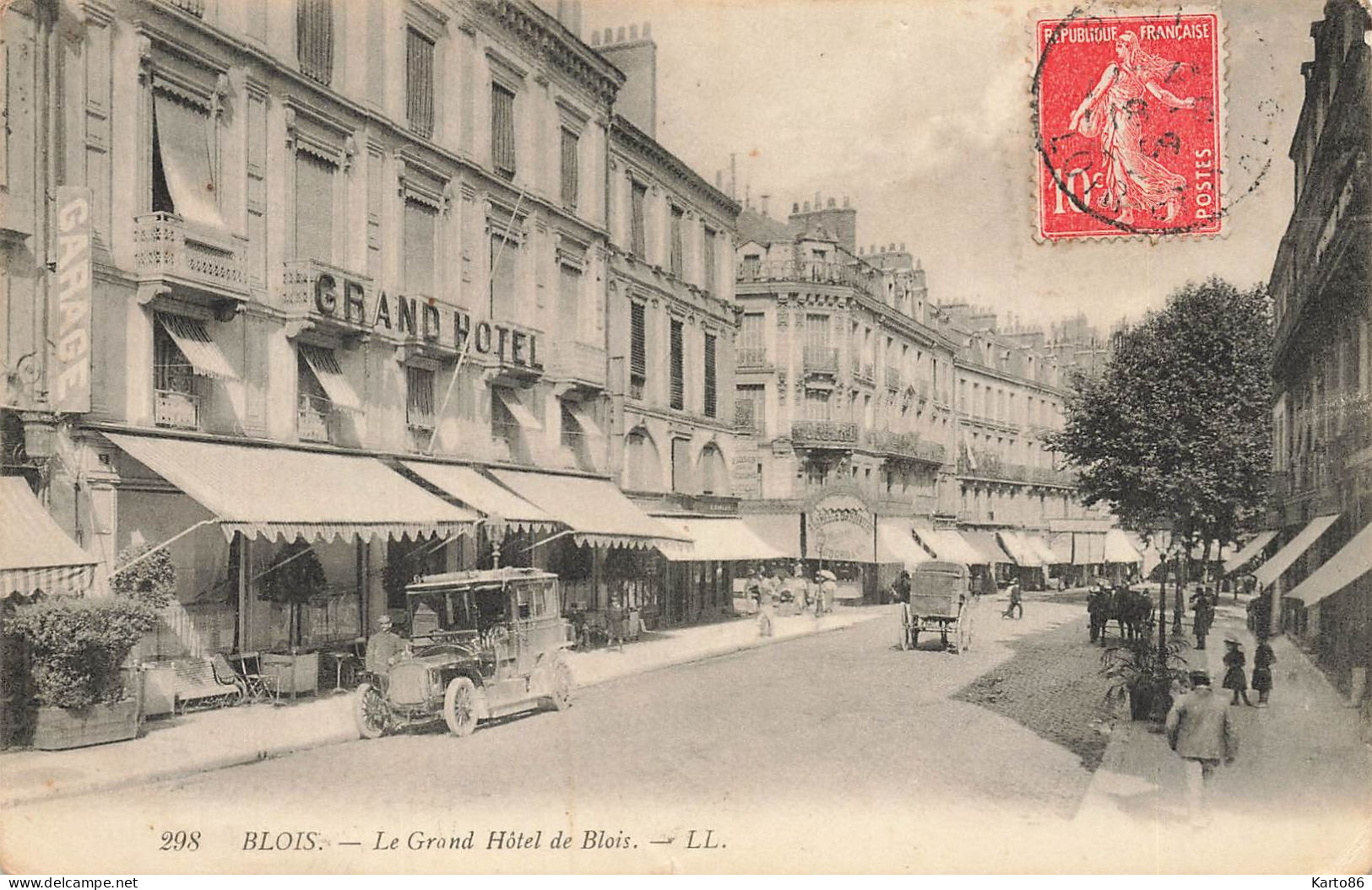 Blois * Rue Et Le Grand Hôtel * Automobile Voiture Ancienne - Blois