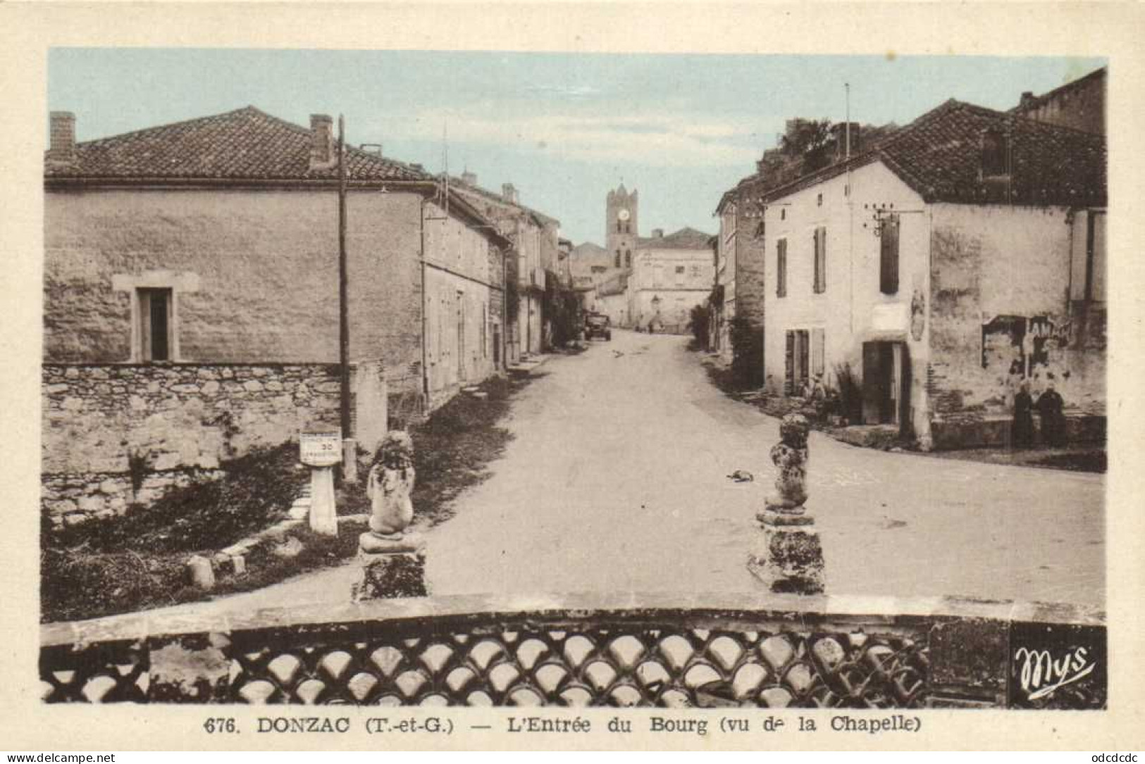 DONZAC ( T Et G) L'Entrée Du Bourg (vu De La Chapelle) RV - Altri & Non Classificati