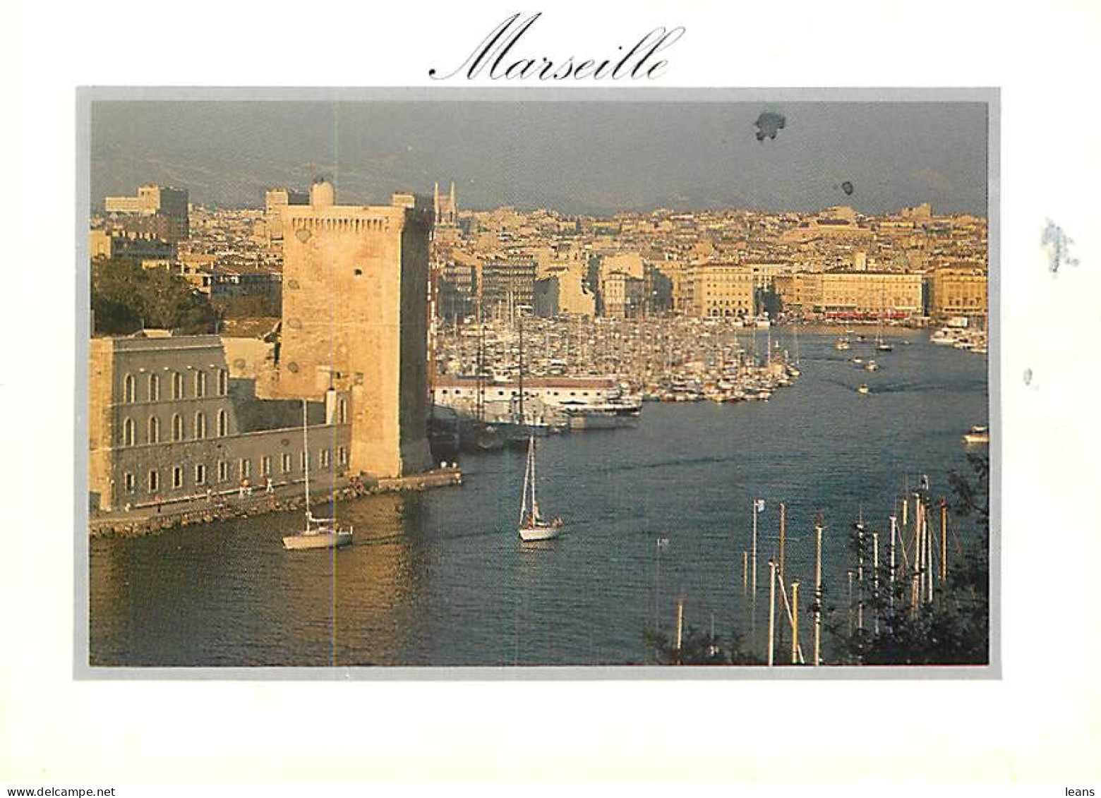 MARSEILLE - LOT DE 80 CARTES POSTALES SEMI-MODERNES