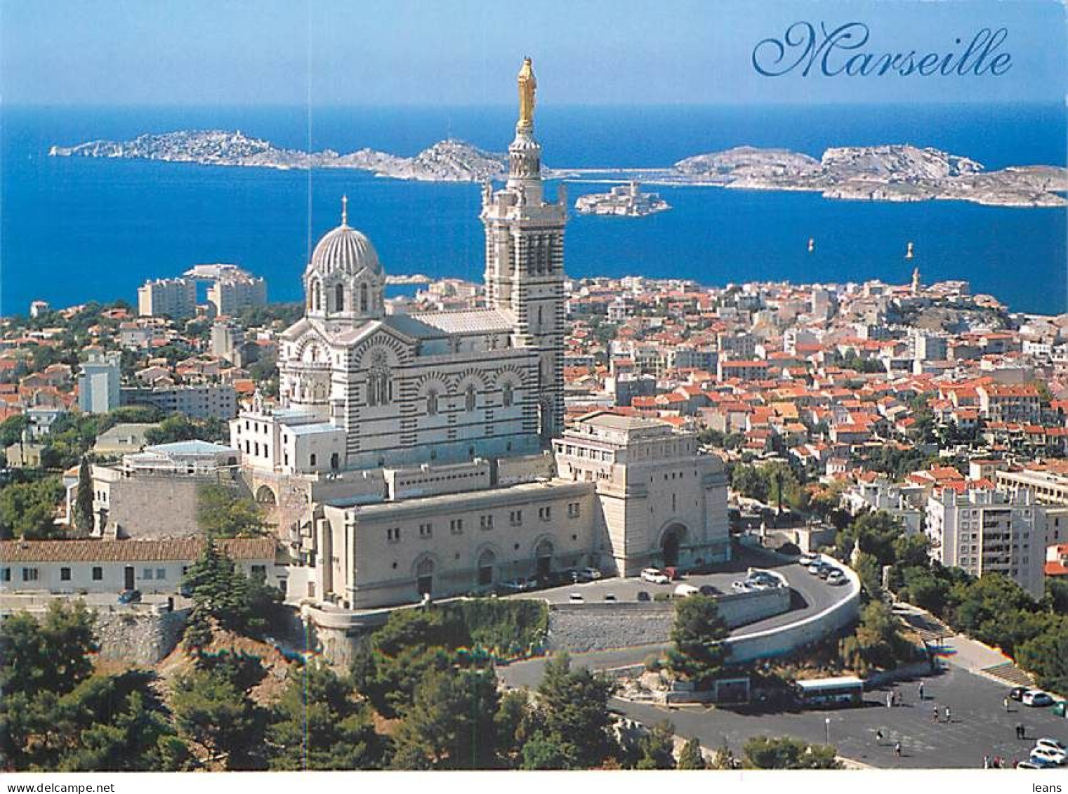 MARSEILLE - LOT DE 80 CARTES POSTALES SEMI-MODERNES