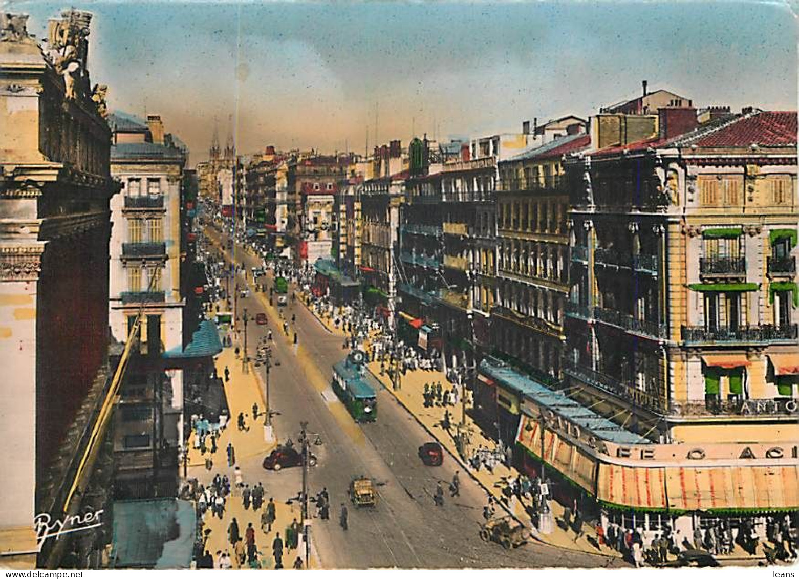 MARSEILLE - LOT DE 80 CARTES POSTALES SEMI-MODERNES