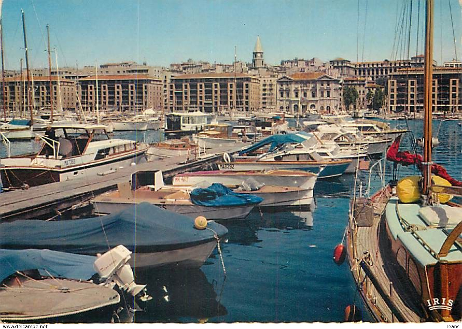 MARSEILLE - LOT DE 80 CARTES POSTALES SEMI-MODERNES