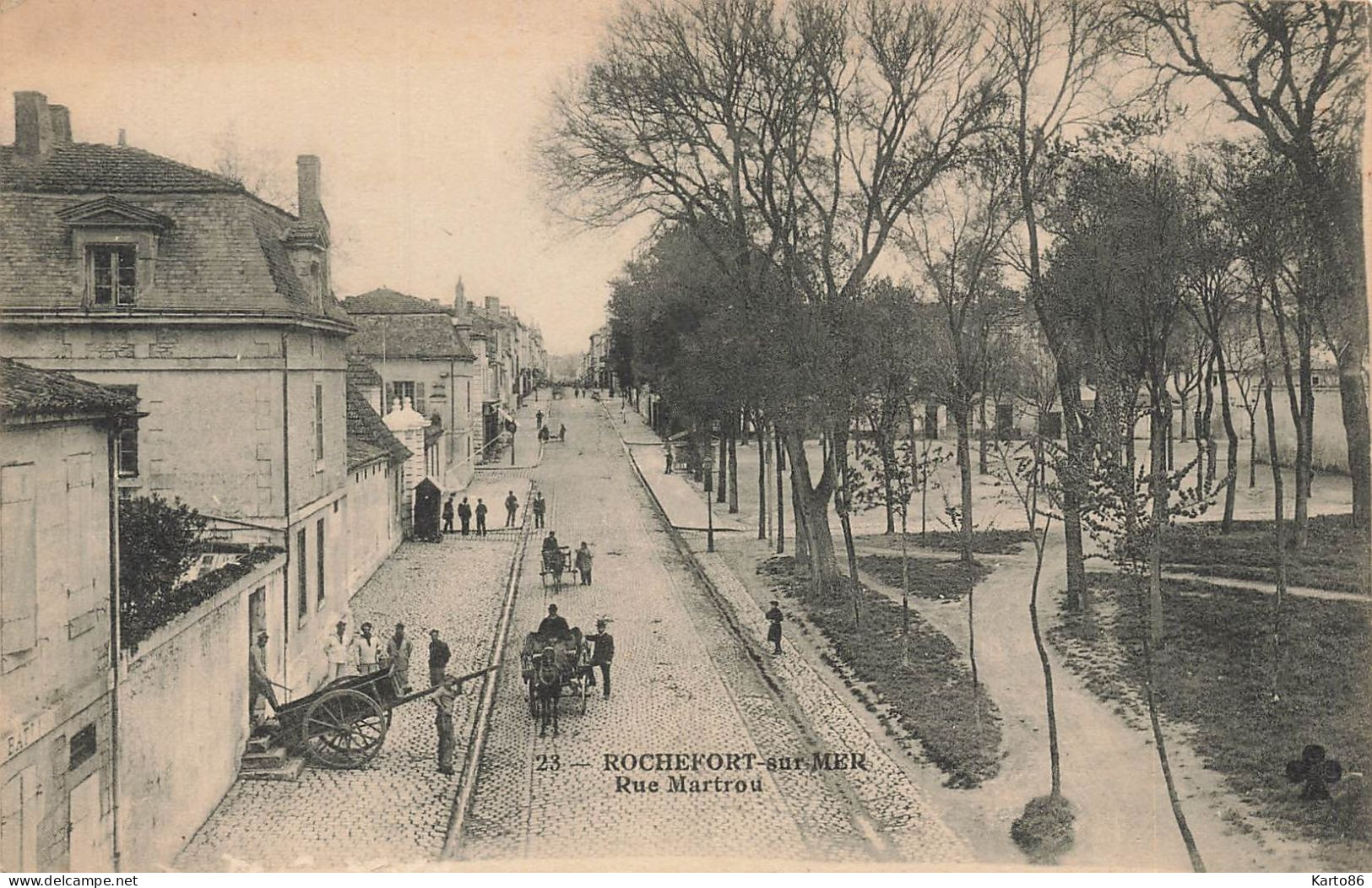 Rochefort Sur Mer * La Rue Martrou * Caserne Militaire ? - Rochefort