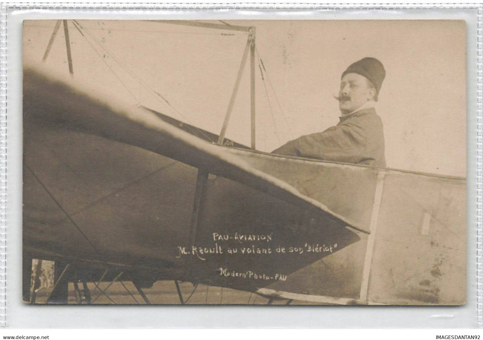 64 PAU AVIATION #FG54680 AVIATEUR RAOUL THOMAS AU VOLANT DE SON AVION BLERIOT CARTE PHOTO 1910 DEDICACE - Pau