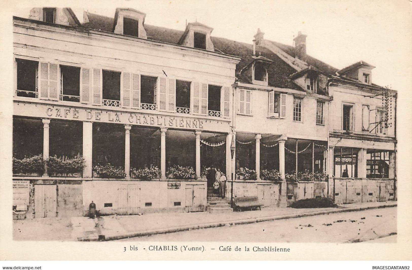 88 CHABLIS AE#DC947 LE CAFE DE LA CHABLISIENNE - Chablis