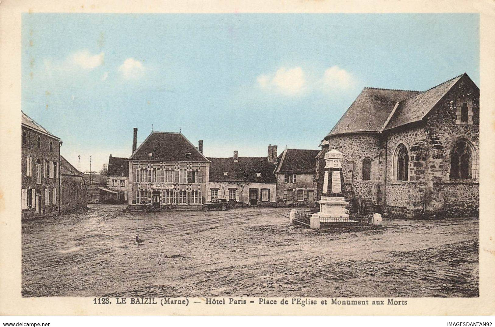 51 LE BAIZIL AH#AL00438  HOTEL PARIS PLACE DE L EGLISE ET MONUMENT AU MORTS - Altri & Non Classificati