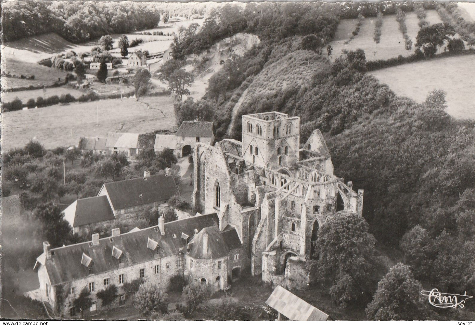 CPSM 9X14. HAMBYE - Vue Aérienne De L'Abbaye - Other & Unclassified
