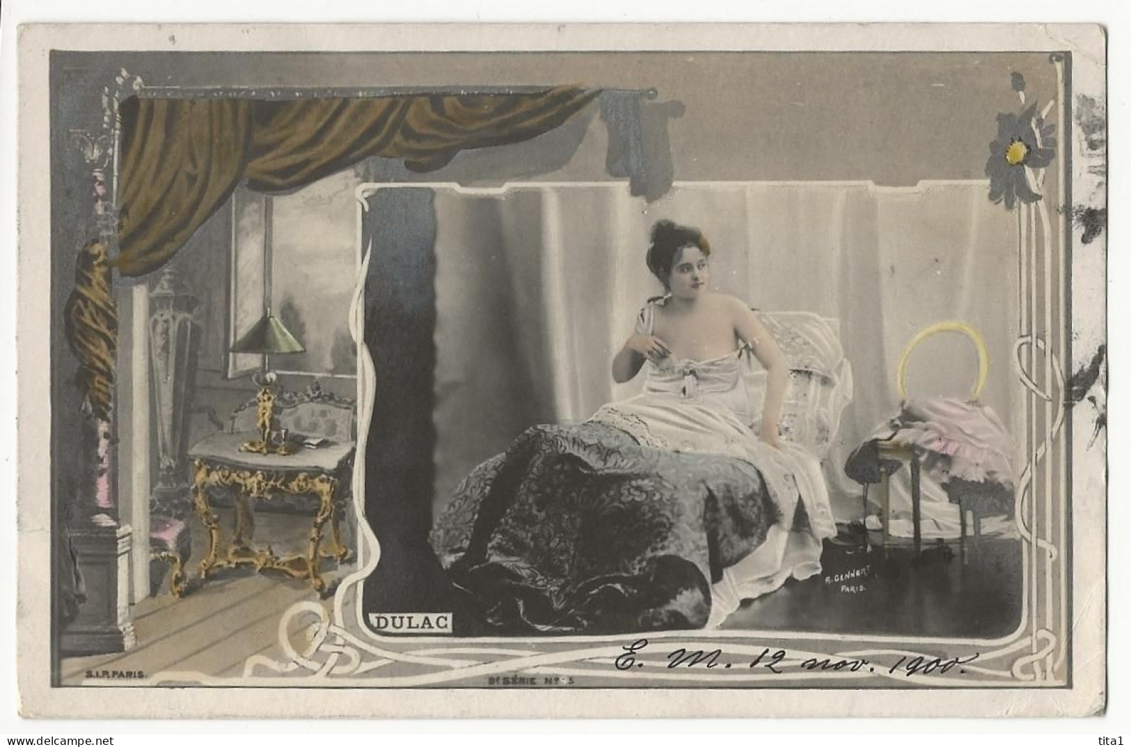 1149 -  Jeune Dame Dans Un Lit - Dulac - Comédienne- Reutlinger - Cachet Paris Exposition 1900 - Presse - Artistes