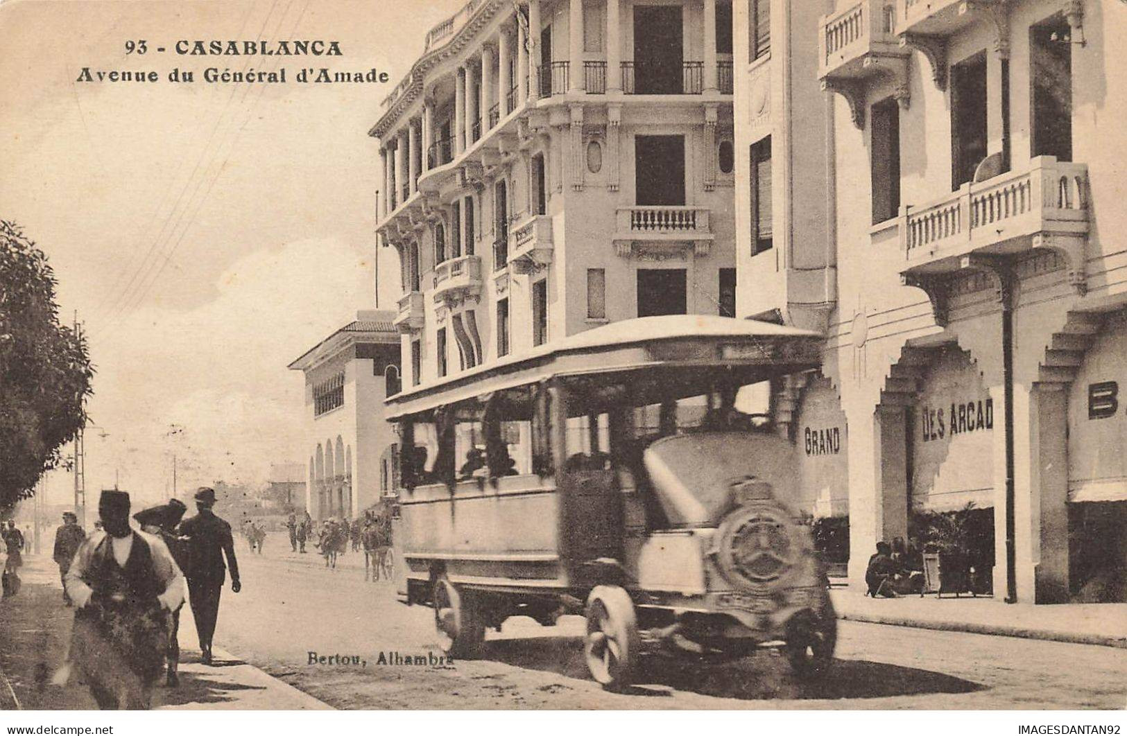 MAROC AM#DC382 CASABLANCA UN BUS DANS L AVENUE DU GENERAL D AMADE - Casablanca