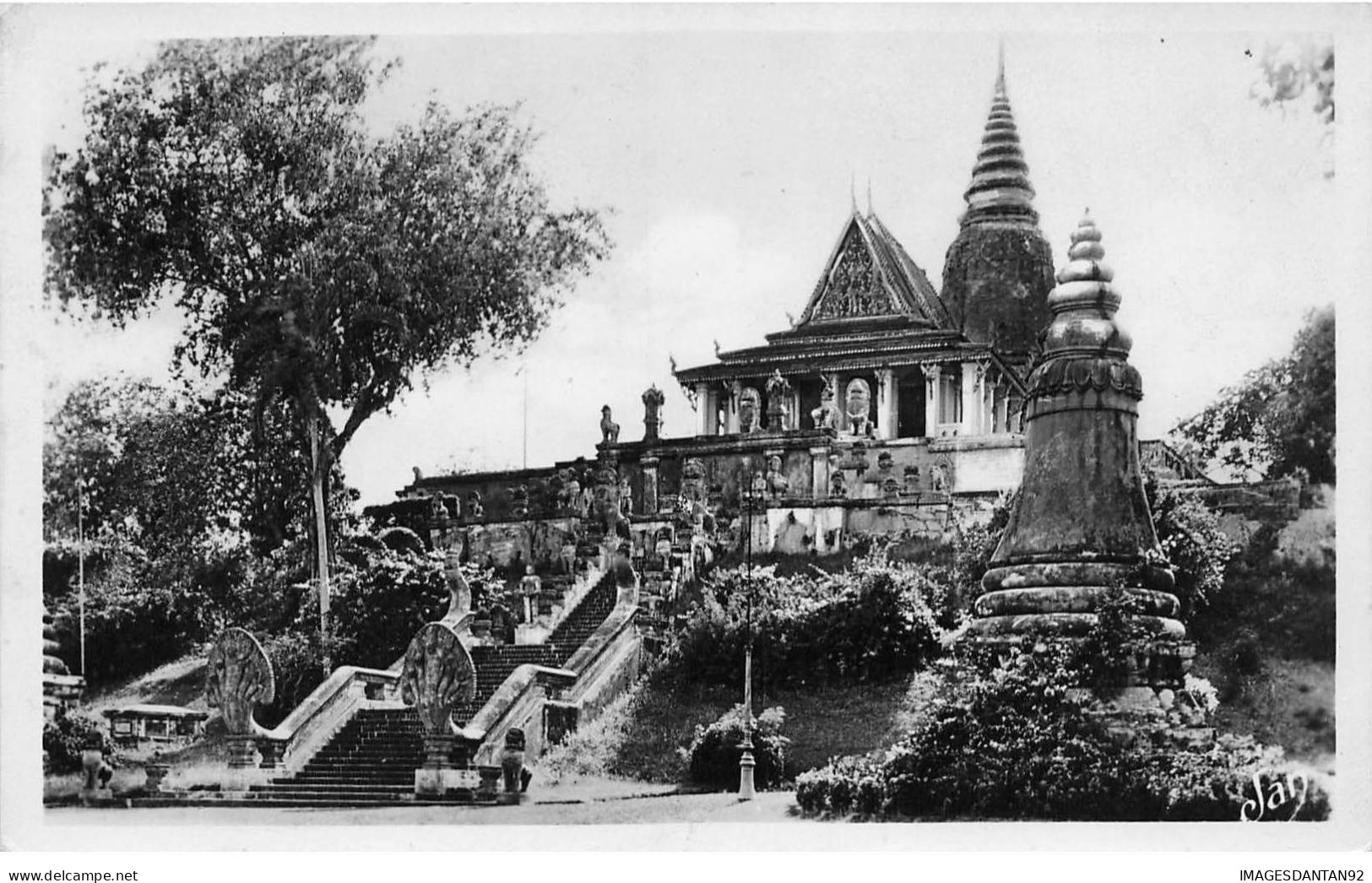 CAMBODGE AL#AL0014 PHNOM PENH LE PNOM A L ESCALIER - Cambodge